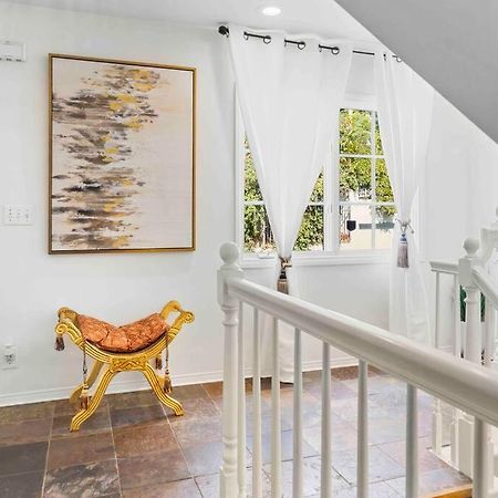 Stunning Mediterranean Mansion In Laurel Canyon Los Angeles Exterior photo